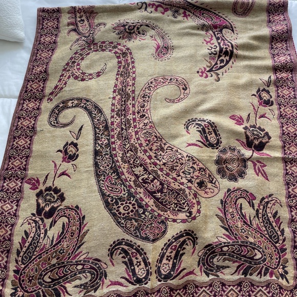 Pashmina - Picture 2 of 3